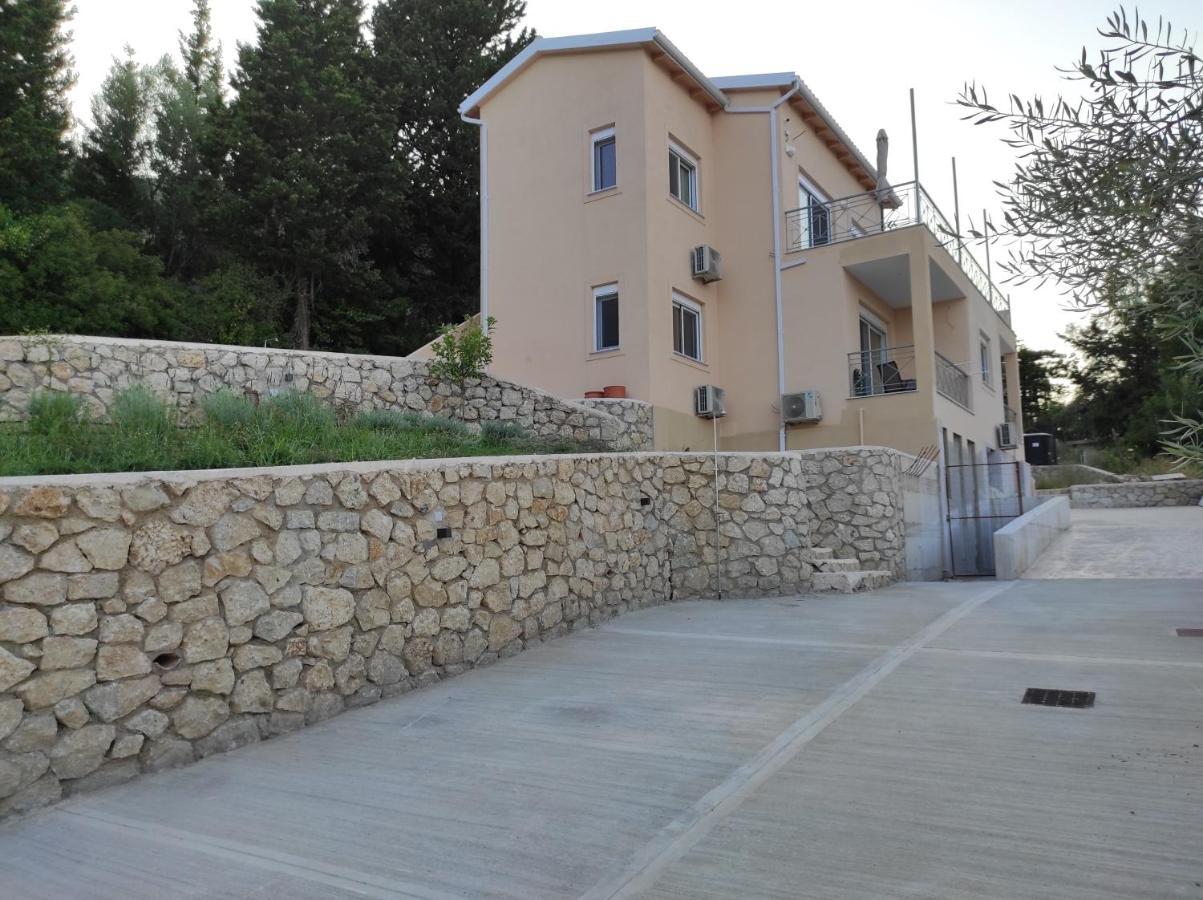 Gerakofolia-Villa Nikiana Exterior photo