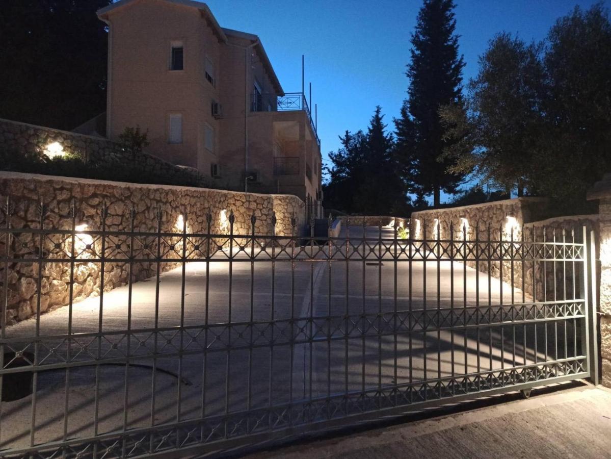 Gerakofolia-Villa Nikiana Exterior photo